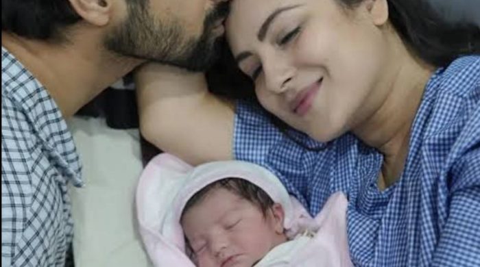 পূজা ব্যানার্জি কন্যাসন্তান