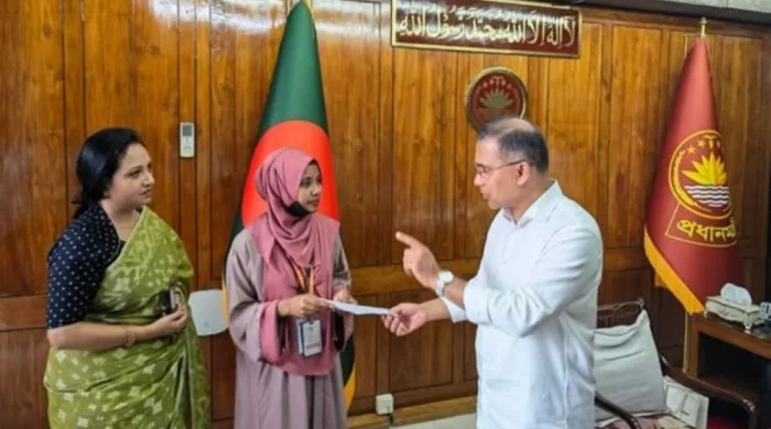 ফাতেমাকে প্রধানমন্ত্রীর ৫ লাখ টাকা শিক্ষা সহায়তা প্রদান